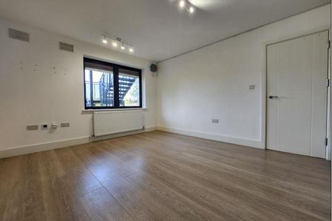 2 bedroom apartment to rent, Windlesham,  Surrey,  GU20