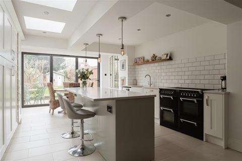 3 bedroom terraced house for sale, Trindles Road, South Nutfield