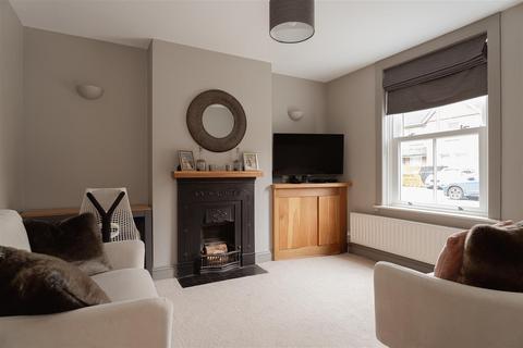 3 bedroom terraced house for sale, Trindles Road, South Nutfield