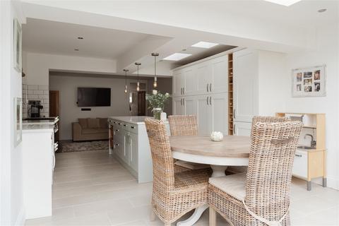 3 bedroom terraced house for sale, Trindles Road, South Nutfield