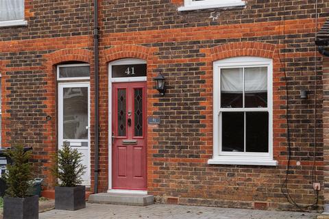 3 bedroom terraced house for sale, Trindles Road, South Nutfield