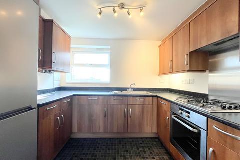 2 bedroom flat to rent, Hockley Road, Rayleigh SS6