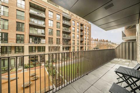 undefined, Cendal Crescent, LONDON E1