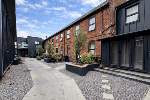1 bedroom apartment to rent, The Green, Cullompton, EX15