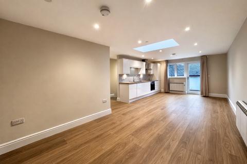 1 bedroom apartment to rent, The Green, Cullompton, EX15