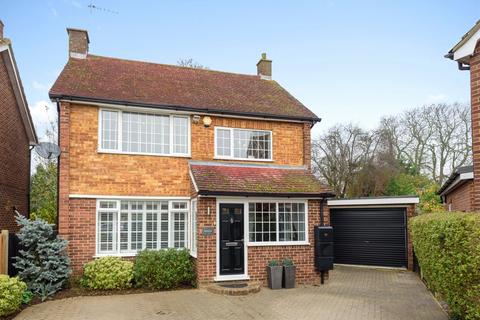4 bedroom detached house for sale, Minsterley Avenue, Upper Halliford, Shepperton, TW17