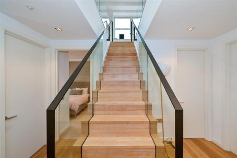 undefined, Aldwych Chambers, Essex Street, London