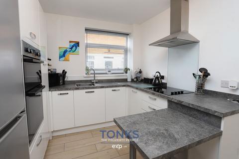 2 bedroom semi-detached house for sale, Dunnington Avenue, Kidderminster DY10