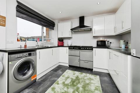3 bedroom terraced house for sale, Noakes Avenue, Chelmsford