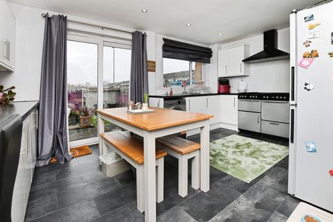 3 bedroom terraced house for sale, Noakes Avenue, Chelmsford