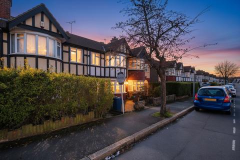 3 bedroom terraced house to rent, Oxleay Road, Harrow HA2