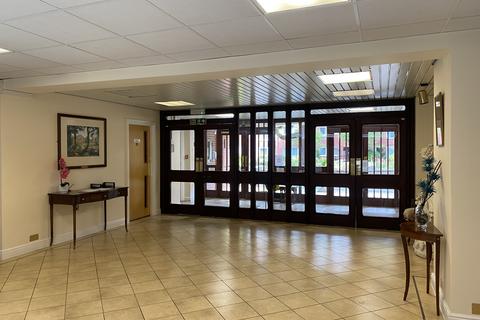 1 bedroom ground floor flat to rent, Flat 1 Chartcombe, 162 Canford Cliffs Road, Poole, Dorset, BH13 7EJ
