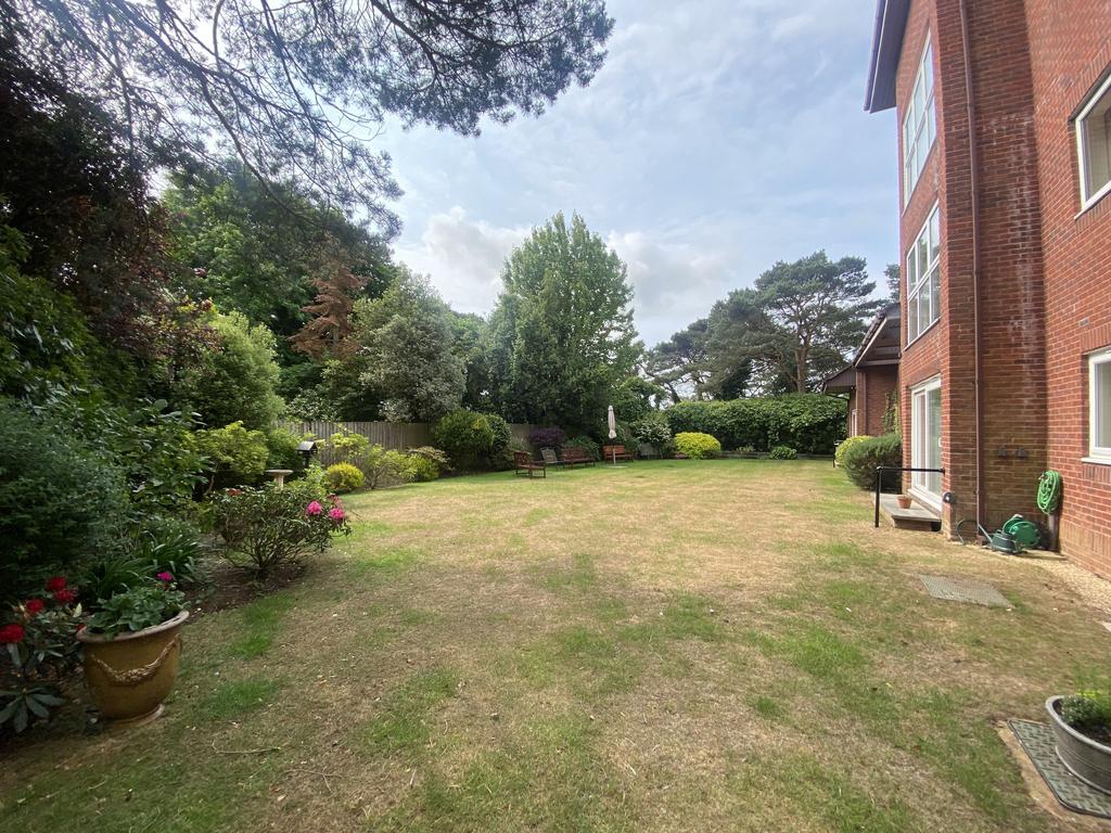 Garden1.JPG