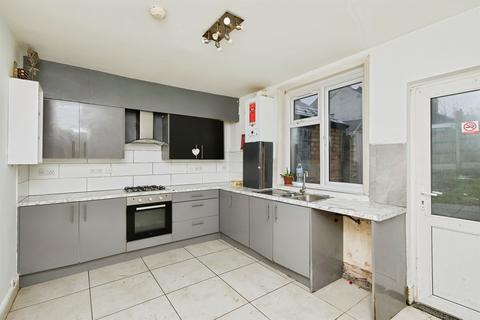 3 bedroom semi-detached house for sale, Bethulie Road, Derby