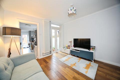 2 bedroom terraced house for sale, Cross Street North, Dunstable