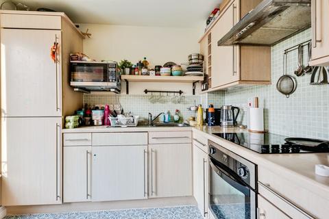 2 bedroom ground floor flat for sale, Meadow Way, Carterton