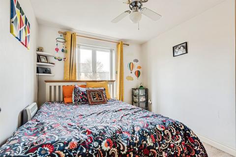 2 bedroom ground floor flat for sale, Meadow Way, Carterton