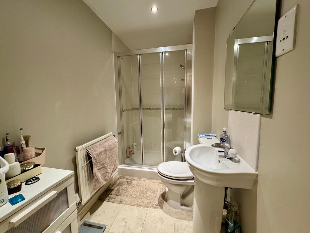Ensuite shower room