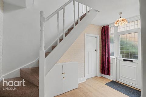 3 bedroom semi-detached house for sale, Harlaxton Road, Grantham