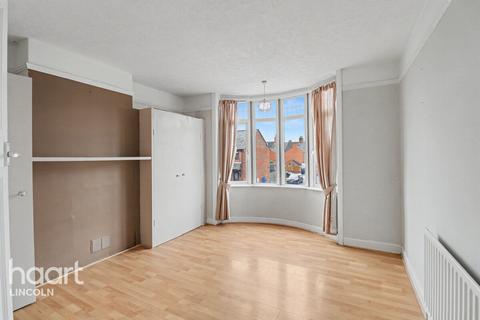 3 bedroom semi-detached house for sale, Harlaxton Road, Grantham