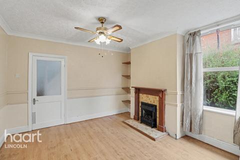 3 bedroom semi-detached house for sale, Harlaxton Road, Grantham