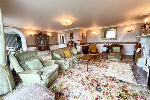 4 bedroom apartment for sale, Esplanade, Scarborough, YO11