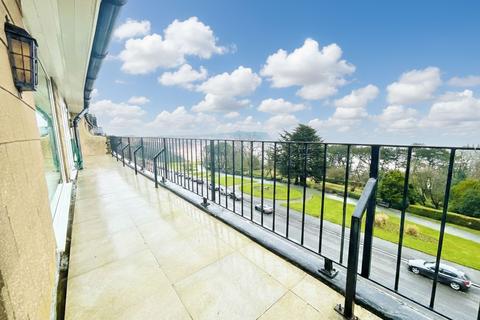 4 bedroom apartment for sale, Esplanade, Scarborough, YO11