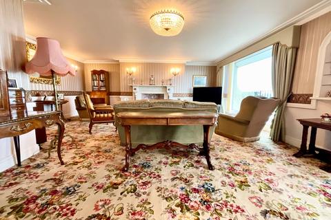 4 bedroom apartment for sale, Esplanade, Scarborough, YO11