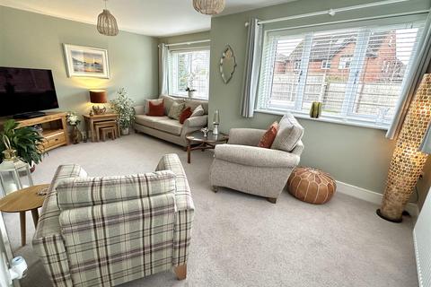 3 bedroom detached house for sale, Royal Oak Drive, Studley