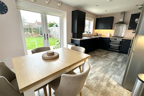 3 bedroom detached house for sale, Royal Oak Drive, Studley