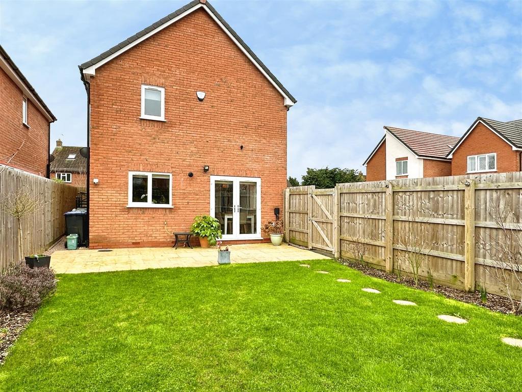 Garden to house