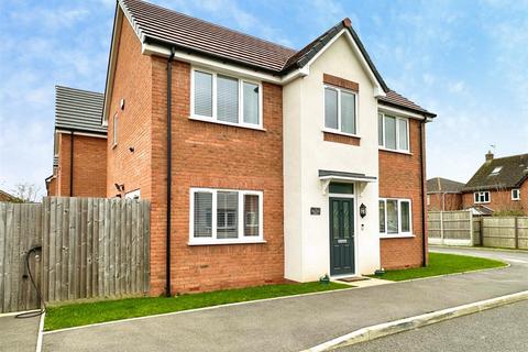 3 bedroom detached house for sale, Royal Oak Drive, Studley