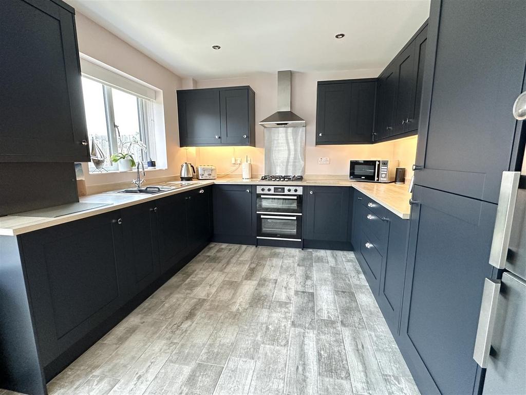 Dining kitchen