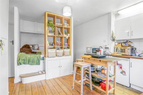 1 bedroom flat for sale, 223 High Street, Guildford, Surrey, GU1 3BY