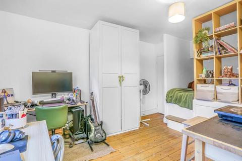 1 bedroom flat for sale, 223 High Street, Guildford, Surrey, GU1 3BY
