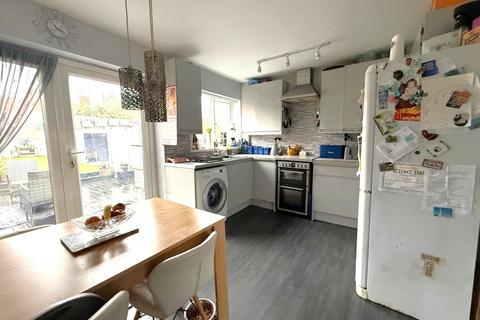 3 bedroom semi-detached house for sale, Puxton Drive, Kidderminster, DY11