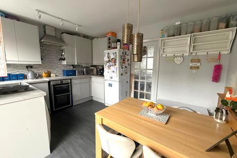 3 bedroom semi-detached house for sale, Puxton Drive, Kidderminster, DY11