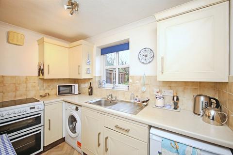 2 bedroom ground floor flat for sale, Saffron Meadow, Stratford-Upon-Avon