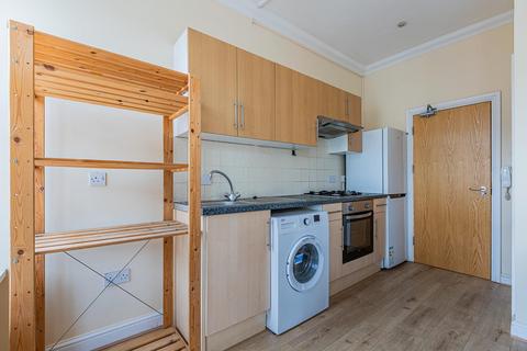 1 bedroom flat to rent, Connaught Road, Cardiff CF24