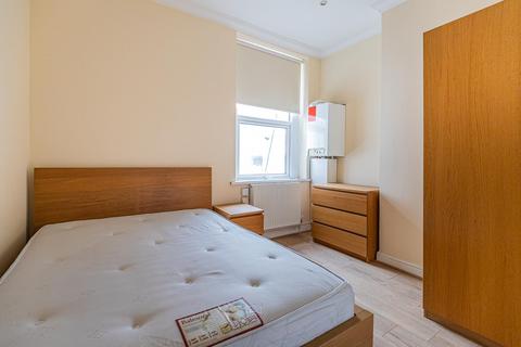 1 bedroom flat to rent, Connaught Road, Cardiff CF24