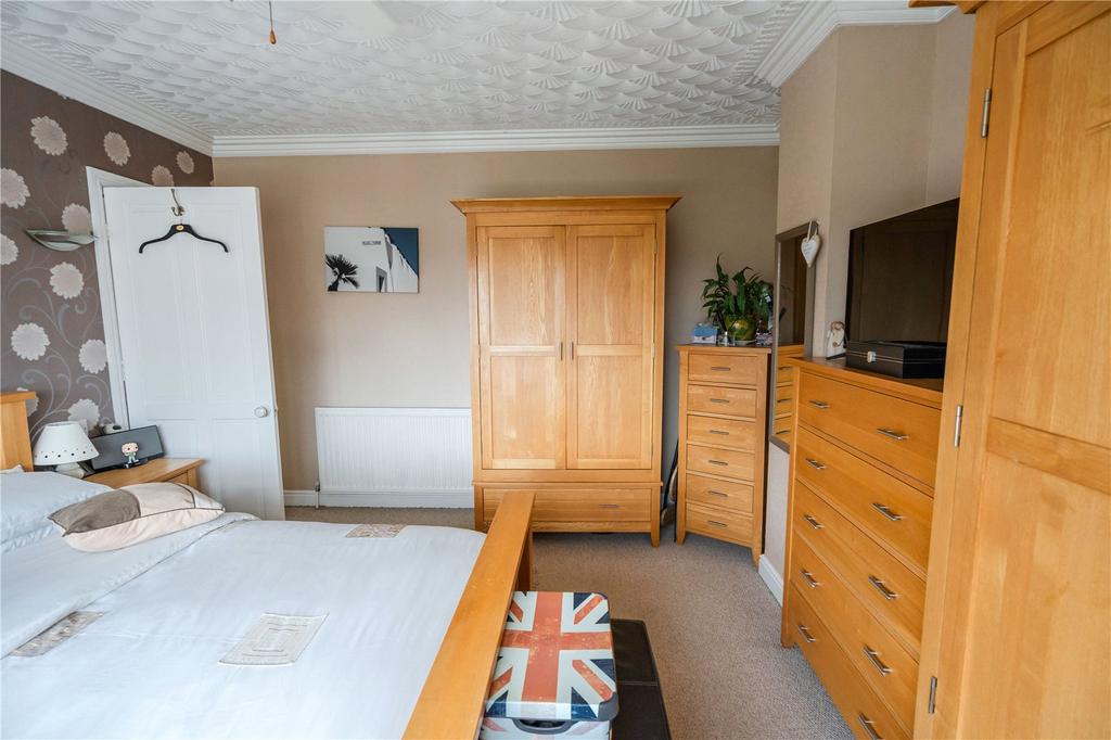 Bedroom 1 (2)