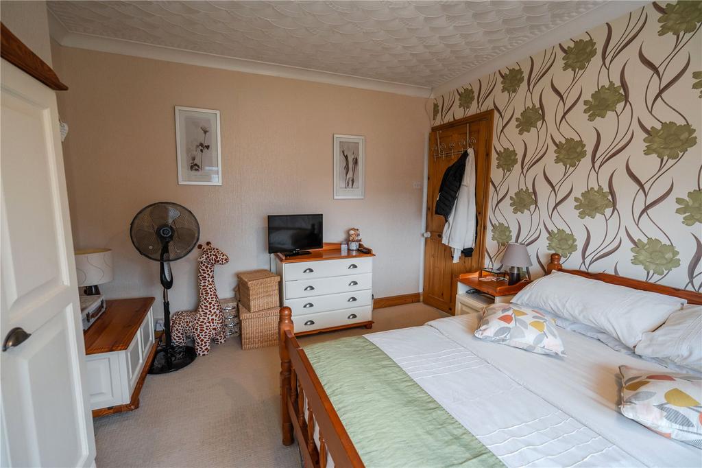 Bedroom 2 (2)