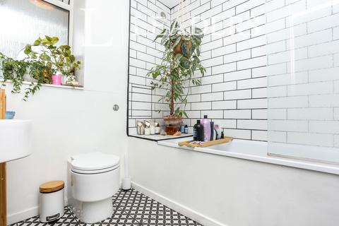 1 bedroom flat to rent, Grove Lane, London, SE5