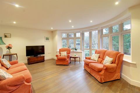 2 bedroom apartment for sale, Bradmore House, Brookmans Park AL9