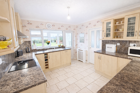 3 bedroom detached house for sale, Meadow View, Holyhead Road, West Felton