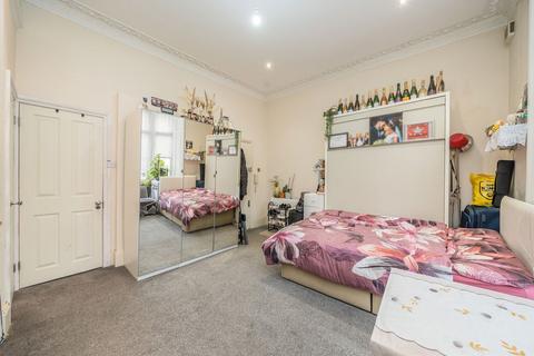 undefined, The Grove, Isleworth TW7