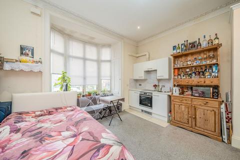 undefined, The Grove, Isleworth TW7