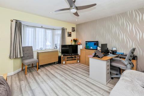 3 bedroom semi-detached house for sale, Belfast Avenue, SLOUGH