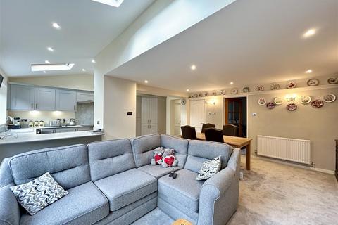 3 bedroom semi-detached house for sale, Oxenton Croft, Halesowen