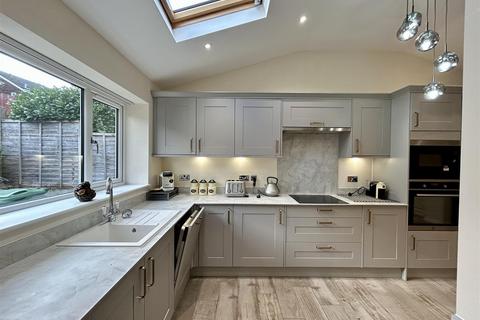 3 bedroom semi-detached house for sale, Oxenton Croft, Halesowen